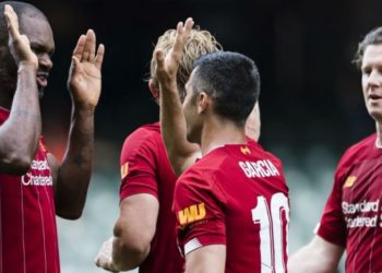 Match des Légendes : Liverpool bat Dortmund grâce à un doublé de Salif Diao et un but de Fowler (vidéo) - wiwsport