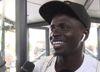 Vidéo-Les premiers mots de Sadio Mané à son arrivée à Alicante, en Espagne: "J'ai bien récupéré" - wiwsport