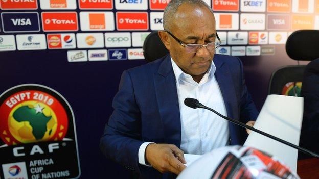 Ahmad Ahmad menace de délocaliser le siège de la CAF - wiwsport