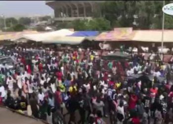 Vidéo - Arrivée de Modou Lo au stade LSS : Une incroyable affluence - wiwsport