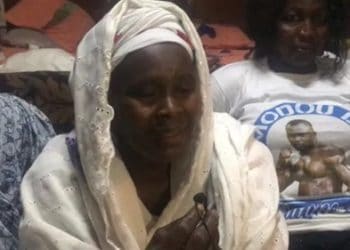 Video - La Réaction émouvante de la mère de Modou Lo après la victoire - wiwsport