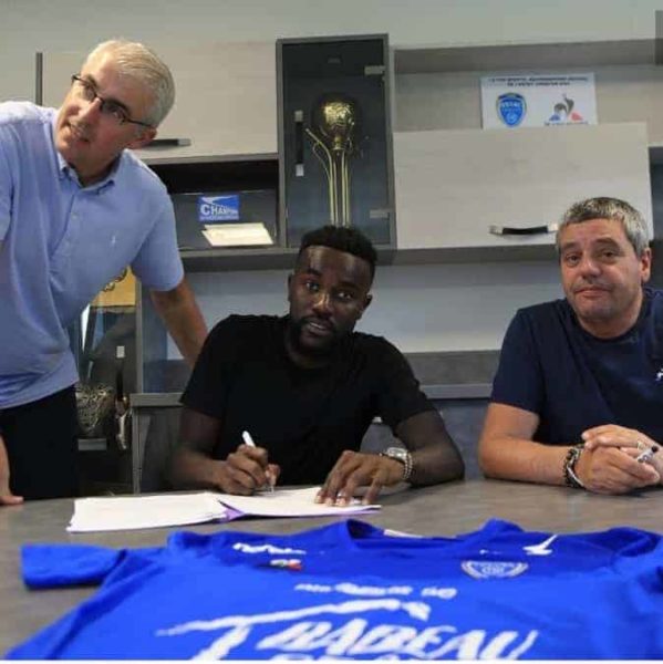 Officiel : Pape Ndiaye Souaré dépose ses valises à Troyes - wiwsport Officiel : Pape Ndiaye Souaré dépose ses valises à Troyes - wiwsport