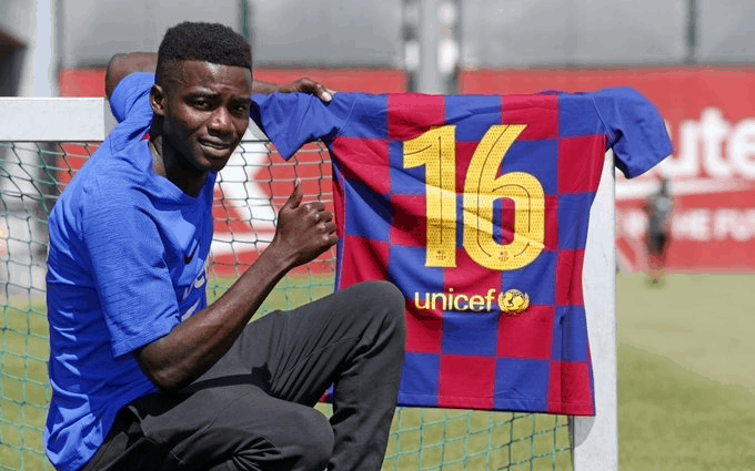Barça : Moussa Wagué est officiellement promu dans équipe première - wiwsport Barça : Moussa Wagué est officiellement promu dans équipe première - wiwsport