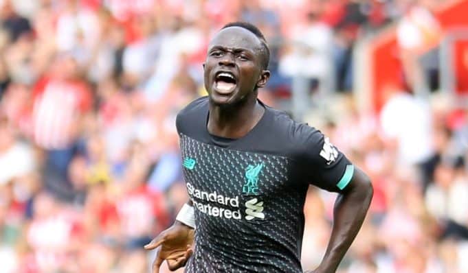 Liverpool : Revoyez la colère noire de Sadio Mané contre Mohamed Salah (vidéo) - wiwsport SOUTHAMPTON, ENGLAND - AUGUST 17: Sadio Mane of Liverpool celebrates after scoring his team's first goal during the Premier League match between Southampton FC and Liverpool FC at St Mary's Stadium on August 17, 2019 in Southampton, United Kingdom. (Photo by Warren Little/Getty Images)