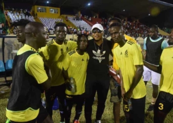 (Images) LDC: Les joueurs d'Oilers du Liberia fans d'El Hadj Diouf ! - wiwsport