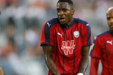Mis à pied par son club, Younousse Sankharé sort de son silence : "On me fait passer pour celui qui va mettre le bazar, pour ce que je ne suis pas" - wiwsport Mis à pied par son club, Younousse Sankharé sort de son silence : "On me fait passer pour celui qui va mettre le bazar, pour ce que je ne suis pas" - wiwsport