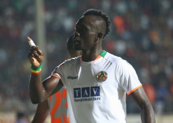 Turquie : Papiss Cissé offre le point du nul à Alanyaspor (vidéo) - wiwsport