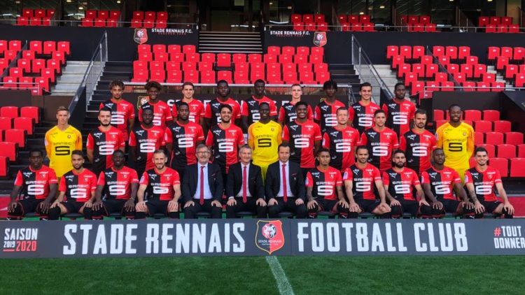 Stade Rennais : Découvrez la photo officielle de la saison 2019/2020 avec Mbaye Niang, Edouard Mendy et Diafra Sakho ! - wiwsport Stade Rennais : Découvrez la photo officielle de la saison 2019/2020 avec Mbaye Niang, Edouard Mendy et Diafra Sakho ! - wiwsport