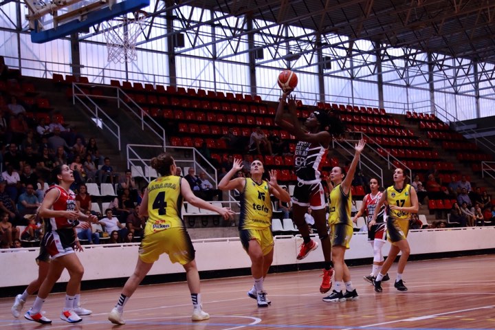 LF2 Espagne – Deuxième succès de rang pour Fatou Cissé et UniGirona - wiwsport