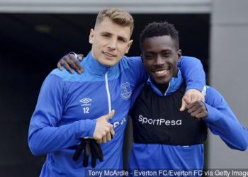 PSG : Lucas Digne compare Idrissa Gueye à N’Golo Kanté - wiwsport