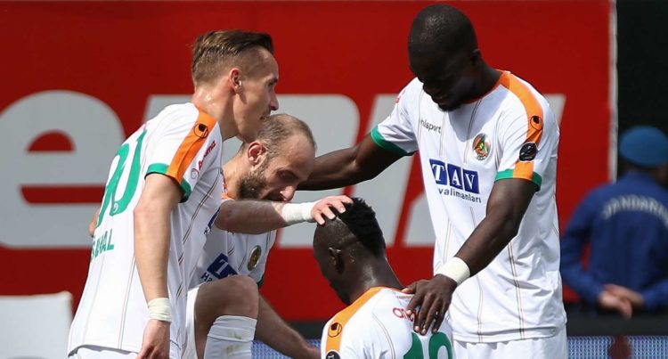 Vidéo - Turquie : le doublé pour Papiss Cissé, Alanyaspor leader de la Süper Lig - wiwsport Vidéo - Turquie : le doublé pour Papiss Cissé, Alanyaspor leader de la Süper Lig - wiwsport