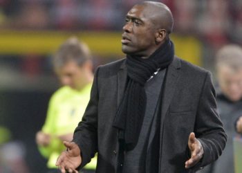 Cameroun : Clarence Seedorf réclame 5 milliards de FCFA pour licenciement abusif - wiwsport