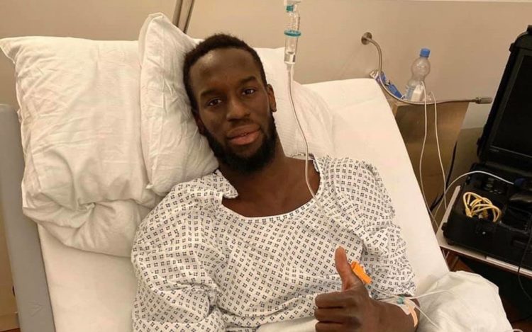 Schalke 04 : le message de Salif Sané après sa blessure ! - wiwsport Schalke 04 : le message de Salif Sané après sa blessure ! - wiwsport