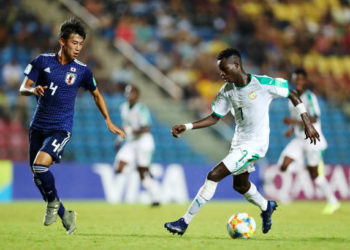 VITORIA, BRAZIL - NOVEMBER 02: Shinya Nakano of Japan defends Aliou Balde of Senegal during the FIFA U-17 World Cup Brazil 2019 group D match between Senegal and Japan at Estádio Kléber Andrade on November 02, 2019 in Vitoria, Brazil. (Photo by Maddie Meyer - FIFA/FIFA via Getty Images)