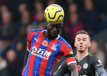 Crystal Palace : Cheikhou Kouyaté touché à la tête ! - wiwsport