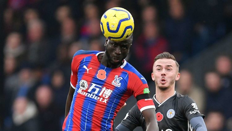 Crystal Palace : Cheikhou Kouyaté touché à la tête ! - wiwsport Crystal Palace : Cheikhou Kouyaté touché à la tête ! - wiwsport