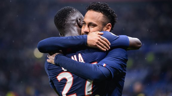 PSG : Idrissa Gueye partage son admiration pour Neymar ! - wiwsport PSG : Idrissa Gueye partage son admiration pour Neymar ! - wiwsport