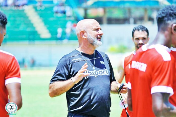 Ballon d'or FF 2019: Nicolas Dupuis, sélectionneur Madagascar: "Sadio Mané mérite ce trophée" - wiwsport Ballon d'or FF 2019: Nicolas Dupuis, sélectionneur Madagascar: "Sadio Mané mérite ce trophée" - wiwsport