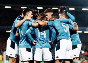 Ligue des champions : Naples étrille Genk et file en huitième - wiwsport