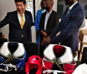 Taekwondo : Remise d'équipements de combat à la Fédération sénégalais de Taekwondo - wiwsport