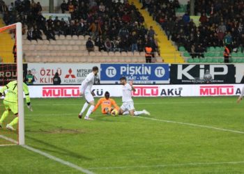 Vidéo - Super Lig : Alanyaspor enchaîne grâce à un doublé de Papiss Cissé - wiwsport
