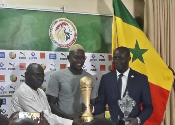 La sélection U20 et l'équipe Beach Soccer récompensées par la FSF - wiwsport