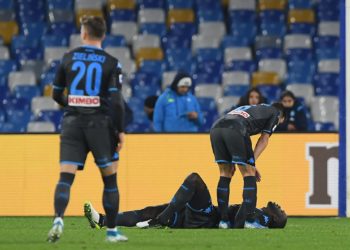 Naples : Kalidou Koulibaly sort sur blessure après quatre minutes de jeu - wiwsport