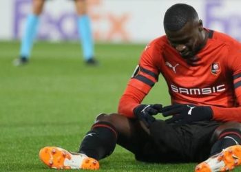 France - Rennes : Pierre Ménés défend Mbaye Niang, sifflé par les supporters ! - wiwsport