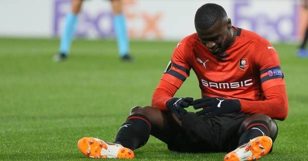 France - Rennes : Pierre Ménés défend Mbaye Niang, sifflé par les supporters ! - wiwsport