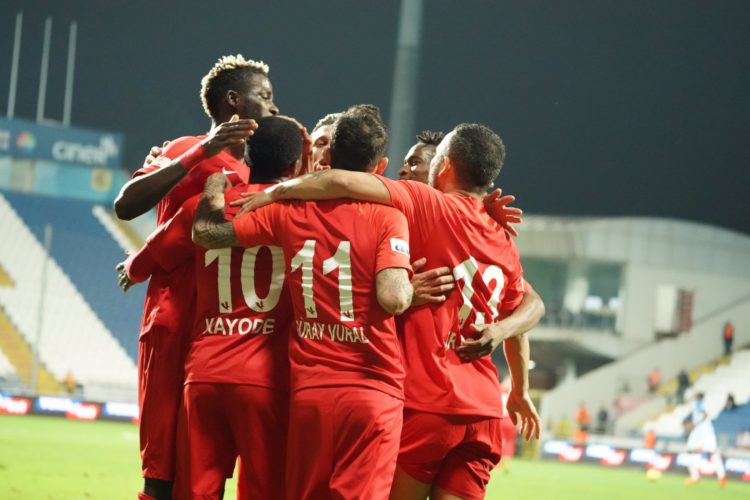 Turquie - Kasimpasa vs Gaziantep : Djilobodji marque et s'impose contre Mame Baba Thiam buteur ! - wiwsport