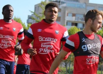 Ligue 2 : L’entraîneur de Caen s'explique sur le cas de Santy Ngom "Pour être compétitif..." - wiwsport