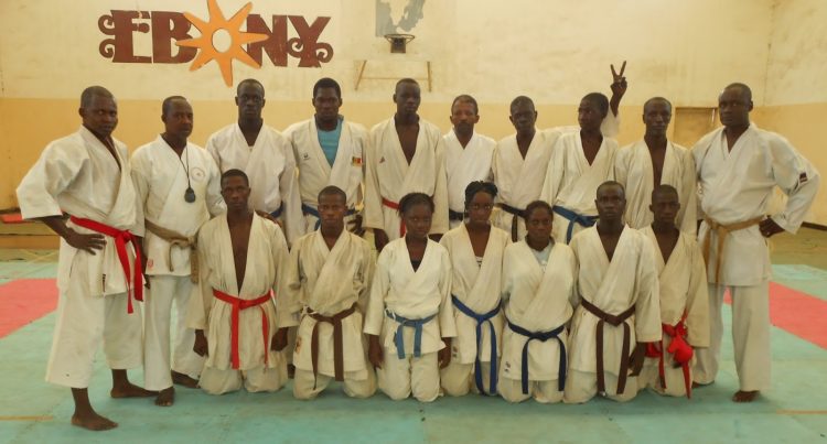 Championnats Ouest-Africains de karaté : Quatre médaillés d’or accueillis avec faste à Louga - wiwsport Championnats Ouest-Africains de karaté : Quatre médaillés d’or accueillis avec faste à Louga - wiwsport