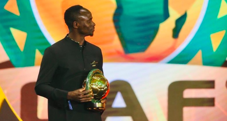 Un cadeau spécial Ballon d'Or pour Sadio Mané de la part de New Balance (Images) - wiwsport