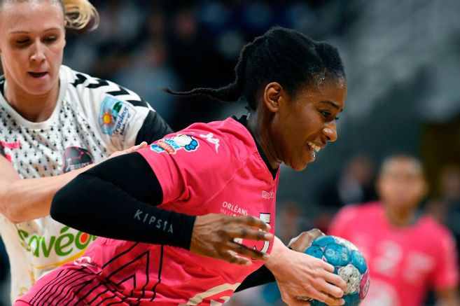 France : Amina Sankharé prolonge au Fleury Loiret Handball - wiwsport