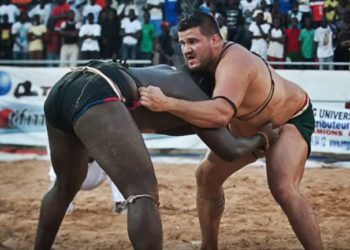 L'espagnol Juan invite les lutteurs sénégalais à pratiquer les Arts Martiaux Mixtes (MMA) ! - wiwsport