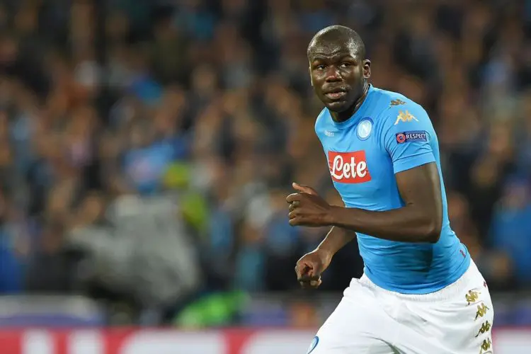 Italie : Kalidou Koulibaly au service des ambulants sénégalais et SDF - wiwsport Italie : Kalidou Koulibaly au service des ambulants sénégalais et SDF - wiwsport