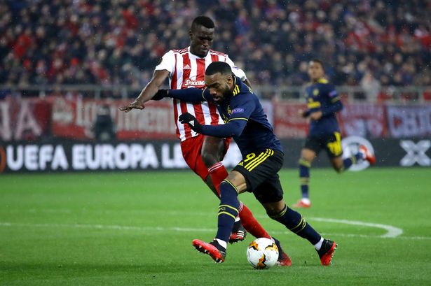 Auteur d'une présentation Xxl contre Arsenal, Ousseynou Ba éblouit Sadio Mané - wiwsport Auteur d'une présentation Xxl contre Arsenal, Ousseynou Ba éblouit Sadio Mané - wiwsport
