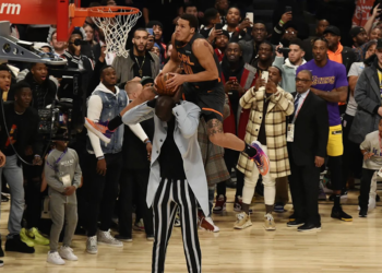Slam Dunk Contest – Tacko Fall réagit au dunk d’Aaron Gordon sur sa tête - wiwsport