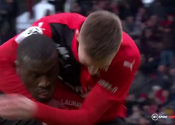 Vidéo - Ligue 1 : Rennes réagit par Mbaye Niang qui égalise face aux Nîmois - wiwsport