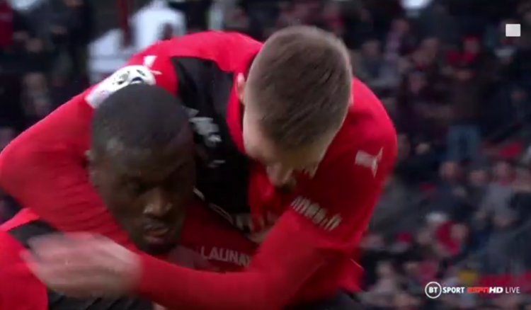 Vidéo - Ligue 1 : Rennes réagit par Mbaye Niang qui égalise face aux Nîmois - wiwsport Vidéo - Ligue 1 : Rennes réagit par Mbaye Niang qui égalise face aux Nîmois - wiwsport
