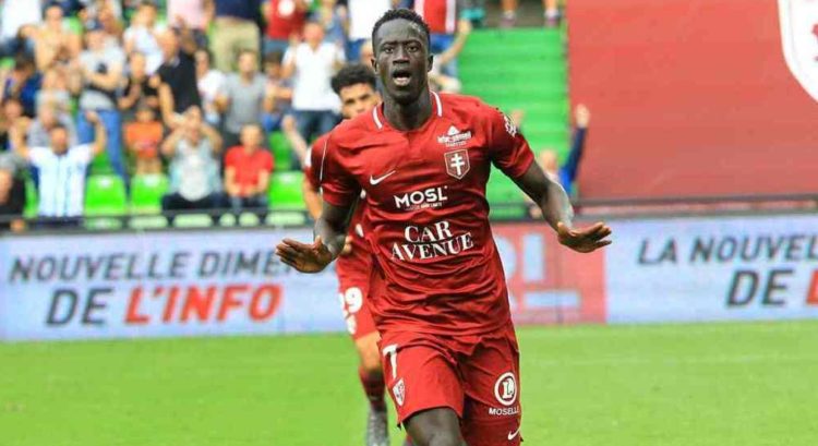 Vidéo - Ibrahima Niane marque sur une sublime volée - wiwsport Vidéo - Ibrahima Niane marque sur une sublime volée - wiwsport