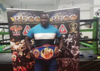 MMA - Bien arrivé à Londres, Bombardier pose avec la ceinture royale - wiwsport