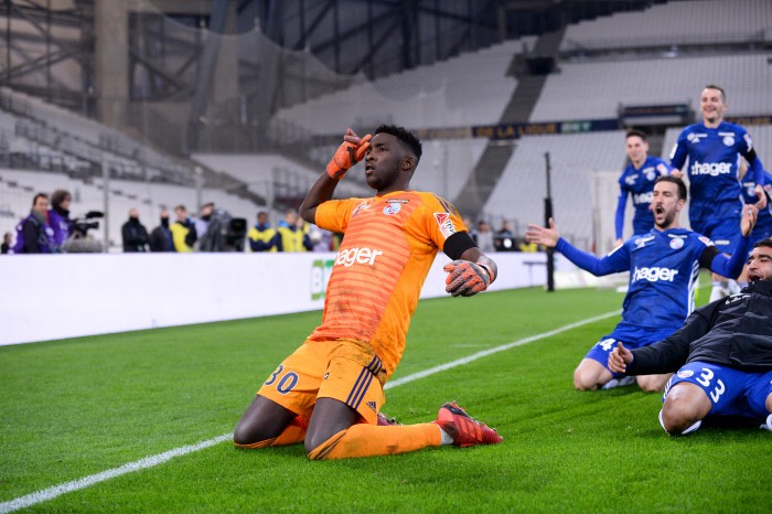 Officiel : Strasbourg blinde Bingourou Kamara - wiwsport Officiel : Strasbourg blinde Bingourou Kamara - wiwsport