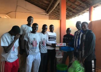Saint-Louis : Ousseynou Ba arme le quartier de Balakoss avec un don de matériel sanitaire - wiwsport