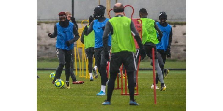 Coronavirus : Un joueur du FC Metz isolé - wiwsport Coronavirus : Un joueur du FC Metz isolé - wiwsport