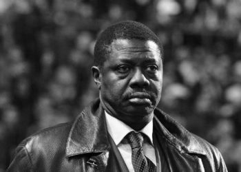 Pape Diouf - L'Olympique de Marseille rend hommage à son Président - wiwsport