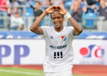 Covid-19 : Le footballeur Dame Diop au service de la population de Louga - wiwsport