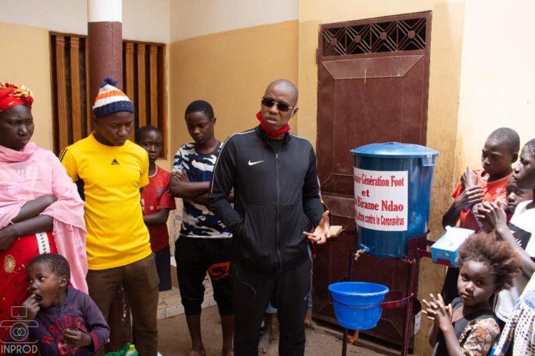 (Images) Covid-19: Génération foot au chevet des Daras de Déni ! - wiwsport (Images) Covid-19: Génération foot au chevet des Daras de Déni ! - wiwsport