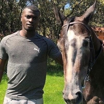Venu regarder la course de son cheval, M'Baye Niang condamné pour être entré sur un hippodrome à huis clos - wiwsport Venu regarder la course de son cheval, M'Baye Niang condamné pour être entré sur un hippodrome à huis clos - wiwsport