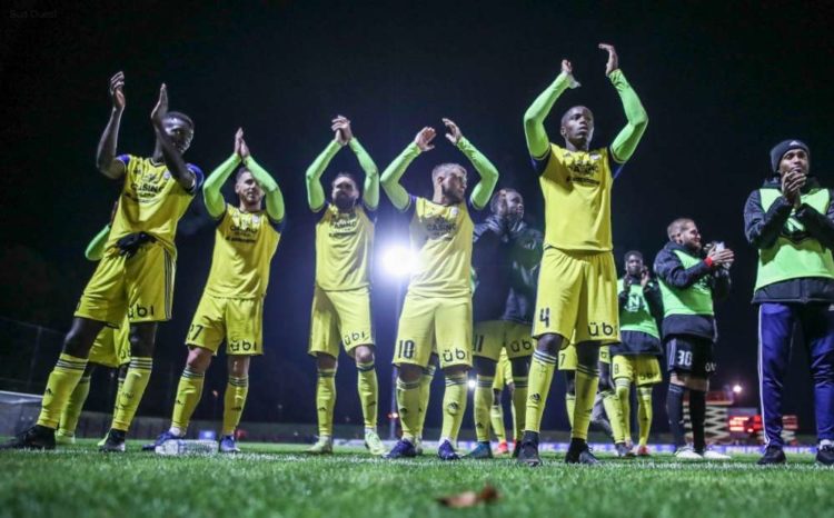(Officiel) France: Pau FC jouera en ligue 2 la saison prochaine - wiwsport Match de football de National opposant le Pau Fc à Avranches , à Pau le 22 novembre 2019. La joie des palois - Le Deodic David ( Pau )